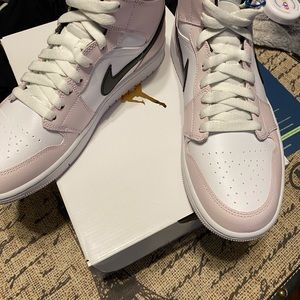 Jordan 1 Pink and White 10w, 8.5m